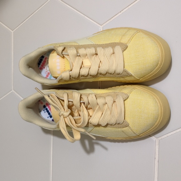 NWOB Diadora yellow Game Step platform sneaker - size 6.5 - Picture 2 of 7